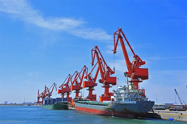 Equipamiento portuario
